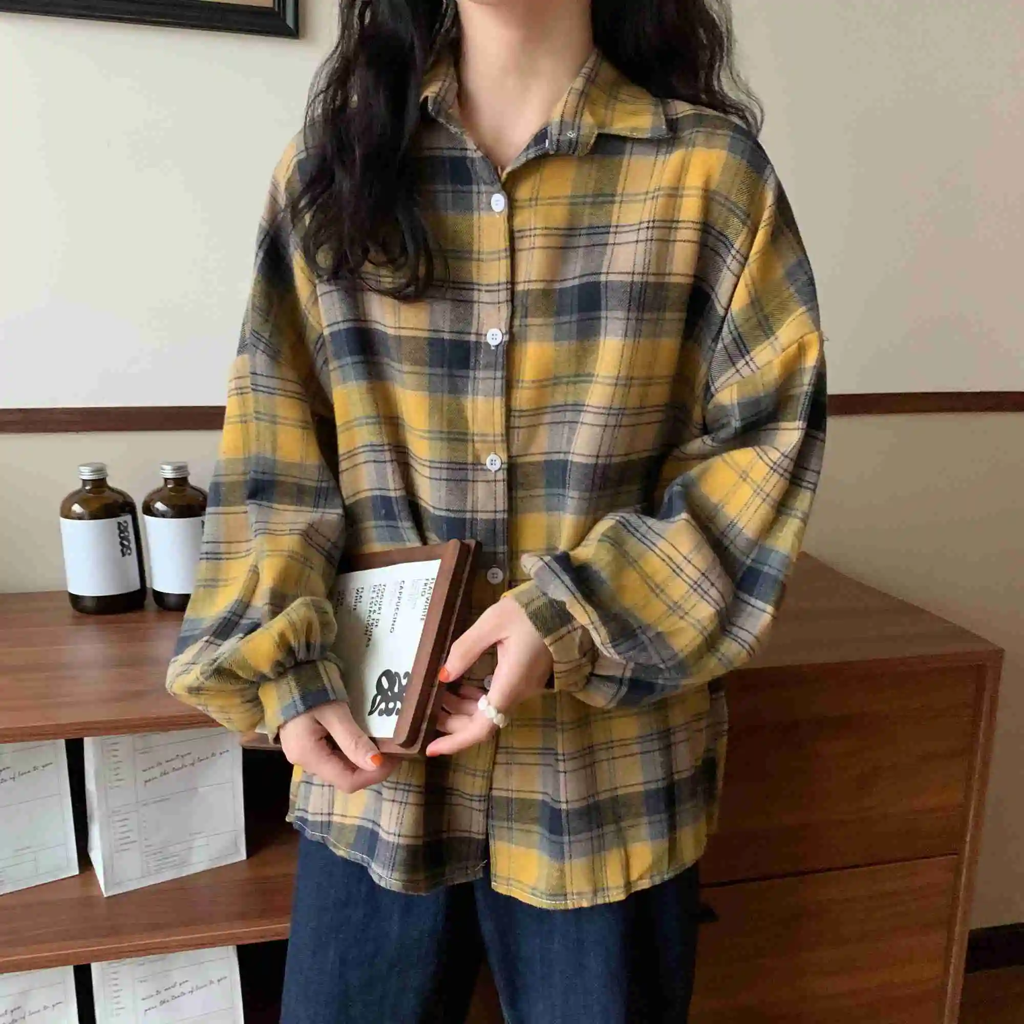 

Early new women's shirt design sense of 2021 Style Plaid loose long sleeve coat