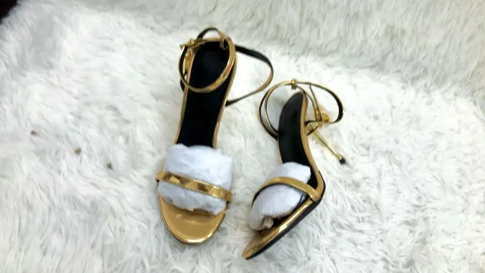 Летние женские пикантные босоножки с замком цвет золотой серебряный черный