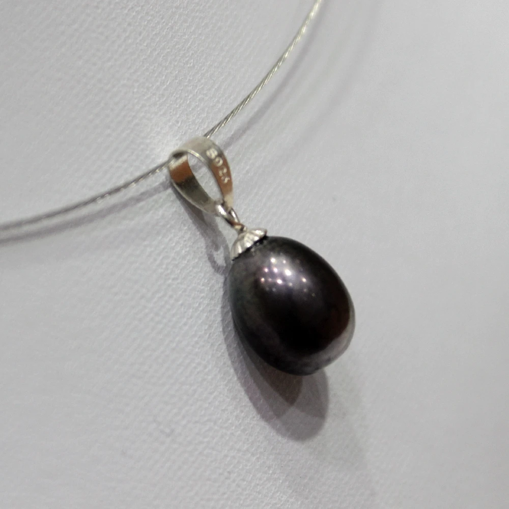 

Black freshwater pearl pendant water droplet shape 8x9mm