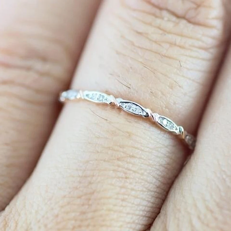 Женское кольцо из розового золота с кристаллами | Украшения и аксессуары