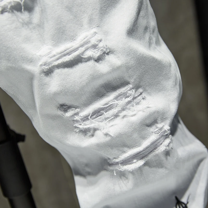 Джинсы мужские с вышивкой и надписью модные облегающие модельные брюки из денима