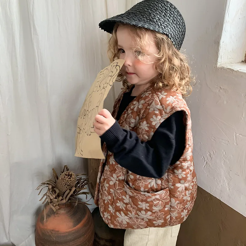 Жилет детский хлопковый без рукавов с цветочным принтом осень 2021 | Детская одежда