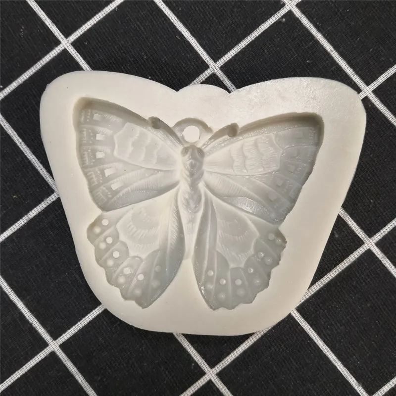 

New butterfly shape aromatherapy plaster silicone mold Chocolate fudge clay car pendant mould DIY baking cake decoration tools