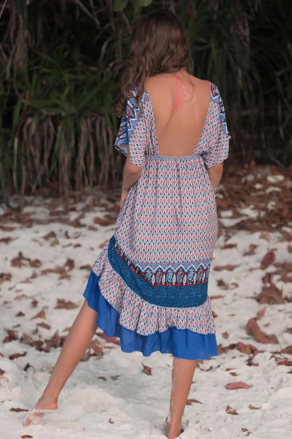 

Linglewei New Spring and Summer Women's Dress Bohemian Bat sleeve One word collar Pleated dress Backless Street tide dress