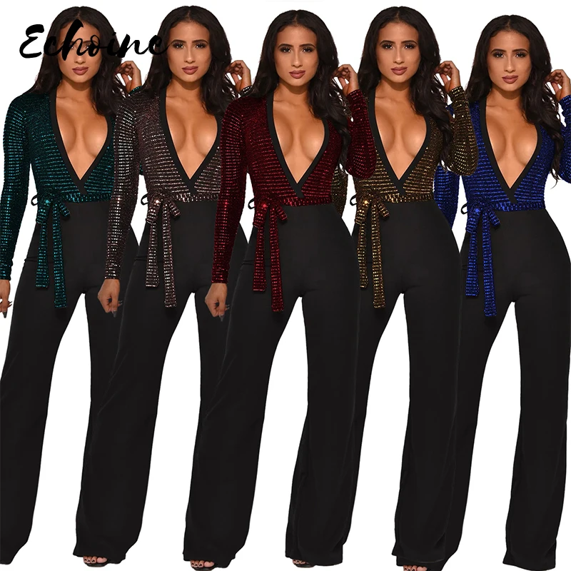 Женский комбинезон с блестками поясом и глубоким V образным вырезом