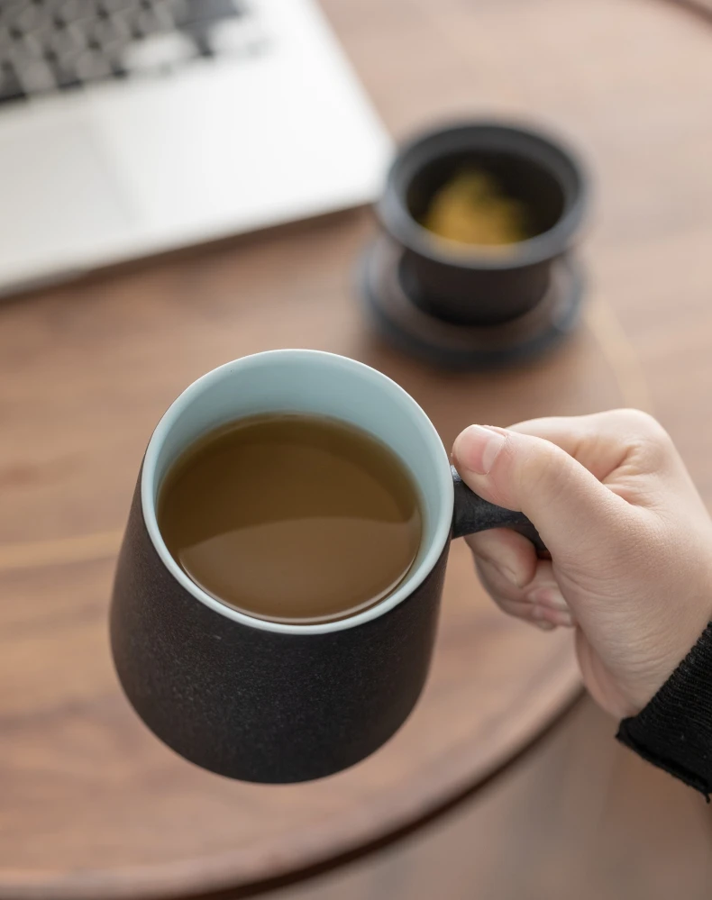 

Big Creative Mug Ceramic Black Gifts Water Espresso Crockery Mug Set with Lid Handgrip Travel Tazas Para Cafe Drinkware EA60MK