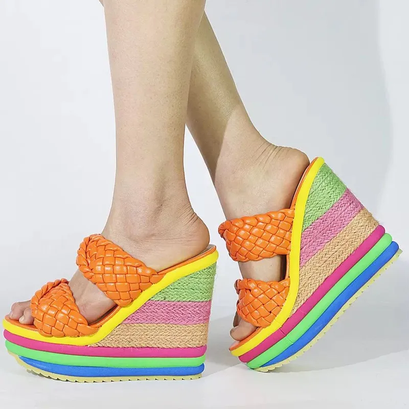 

2021 New Rainbow Slippers Women's High Heels Fashion Weave Slippers Plus Size 33-43 Outdoor Runway Shoes Platform Shoes Woman