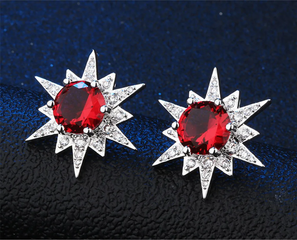 Серьги гвоздики с рубиновым Изумрудом и бриллиантами в форме звезды женские