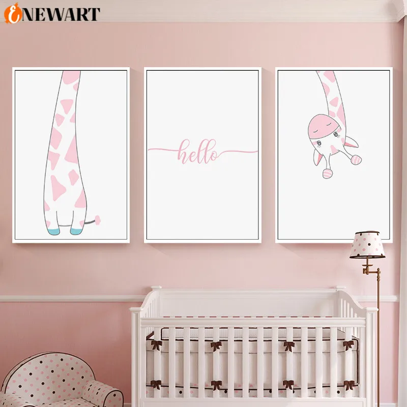 Картина на холсте с изображением розового жирафа и цитаты Постер для украшения