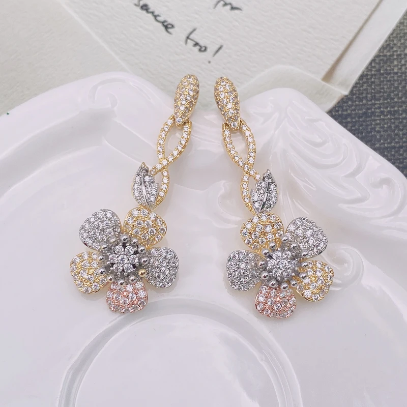 

Женские серьги-подвески в форме цветка с цирконом, с микропокрытием