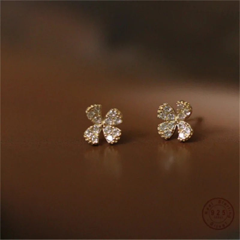 

Korean Version Simple Three-dimensional Flower Stud Earrings Women Light Luxury Temperament Wedding Jewelry Wholesale