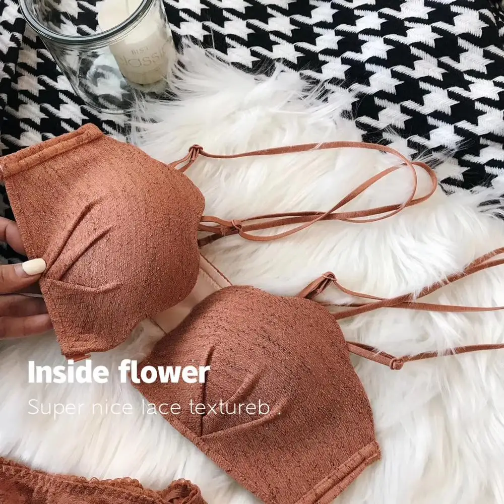 Женское однотонное бесшовное удобное нижнее белье с глубоким вырезом для