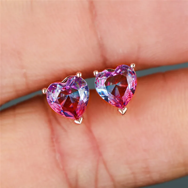 Женские серьги гвоздики с голубым и фиолетовым сердечком маленькие из розового