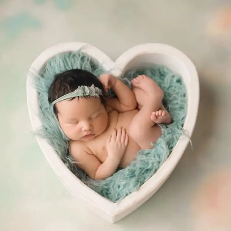

Baby Photography Props Wooden Heart Shape Box Newborn Infants Photo Posing Shooting Accessories