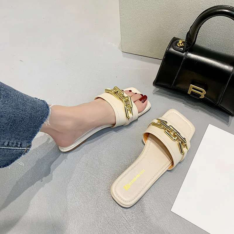 

Shoes Slippers Casual Slipers Women Low Rivet Slides Luxury 2021 Summer Flat Rubber PU Metal Decoration Fashion Basic Flat Shoes