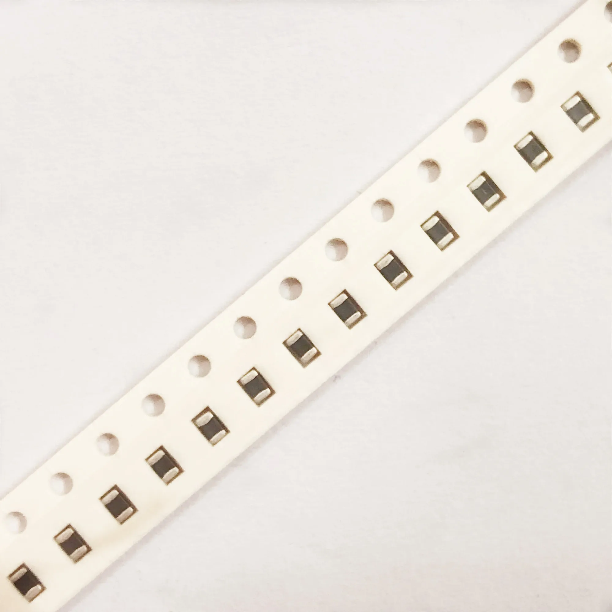 

50 шт./SMD 0805 NTC термисторный резистор 100K Ом 5% 104J B 4250K отрицательная температура NCP21WF104J03RA
