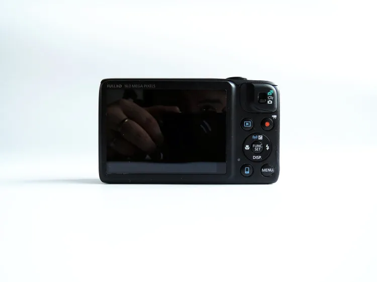 Бывшая в употреблении цифровая камера Canon PowerShot SX600 HS 16 МП (красный/черный/белый) 18x