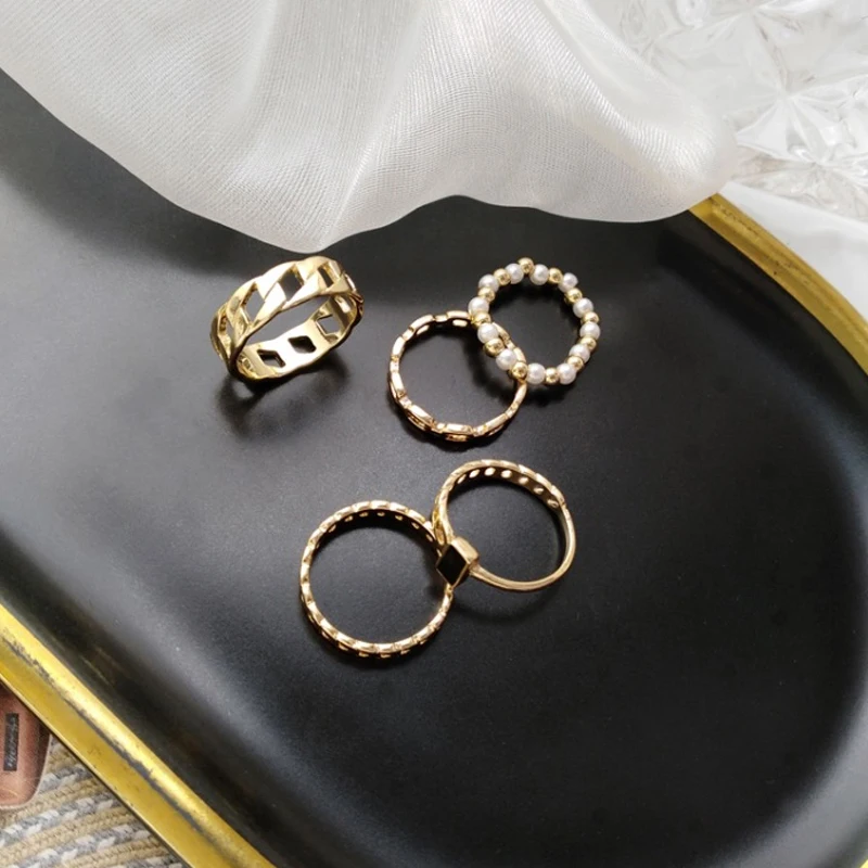 

5Pcs/Set Korean Minimalist Gold Color Metal Charm Rings Set for Women Multilayered Simulated Pearl Crossed Rings Elegant Gifts