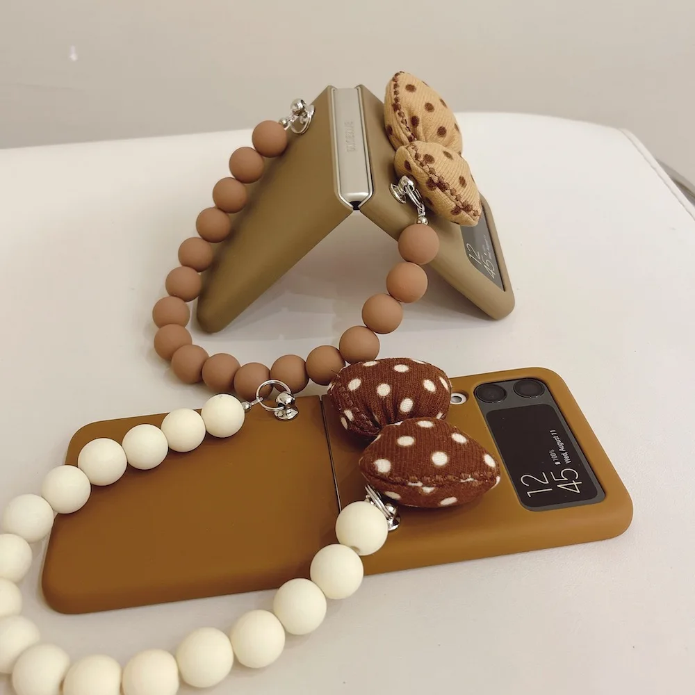 DIY Cute Dots Bow Beads Bracelet Phone Case For Samsung Galaxy Z Flip 3 Flip3 5G Retro Fashion Portable Hand Chain Folding Case