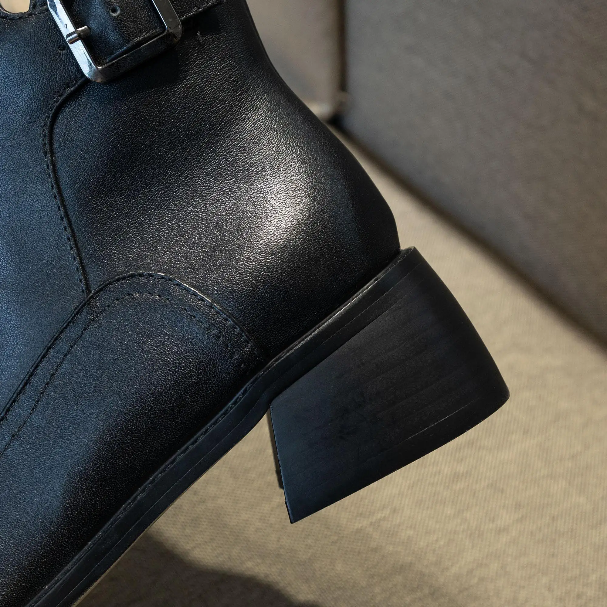 

Krazing pot full grain leather round toe western boots high metal fastener keep warm thick high heels streetwear ankle boots L32