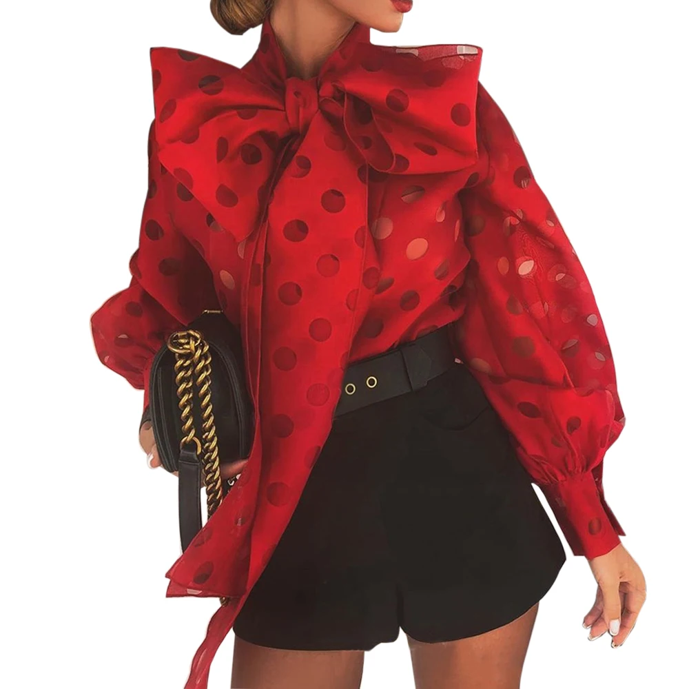 Женская блузка в горошек элегантная офисная с рукавами-фонариками и узелком