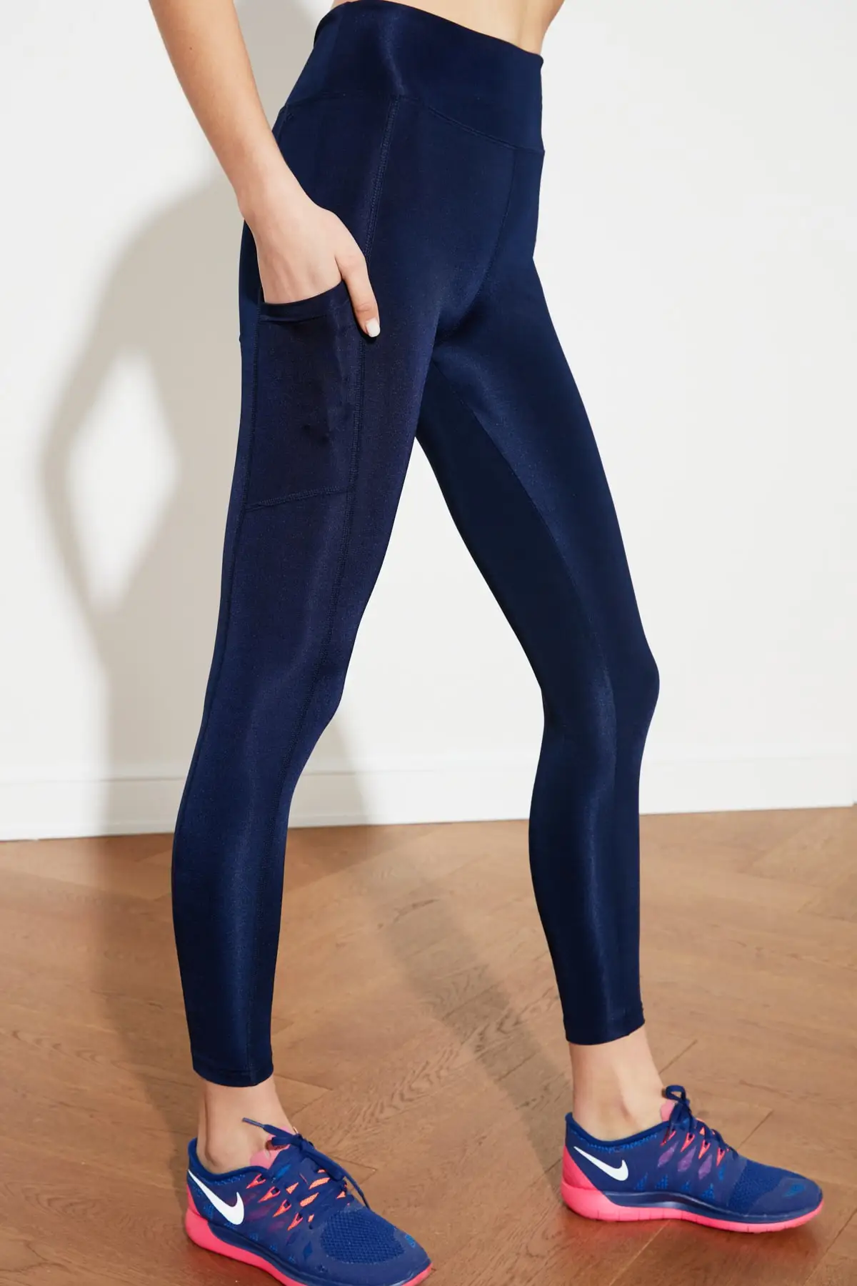 Спортивные Леггинсы на молнии и с карманами высокой талией TWOAW20TA0034|Колготки| |