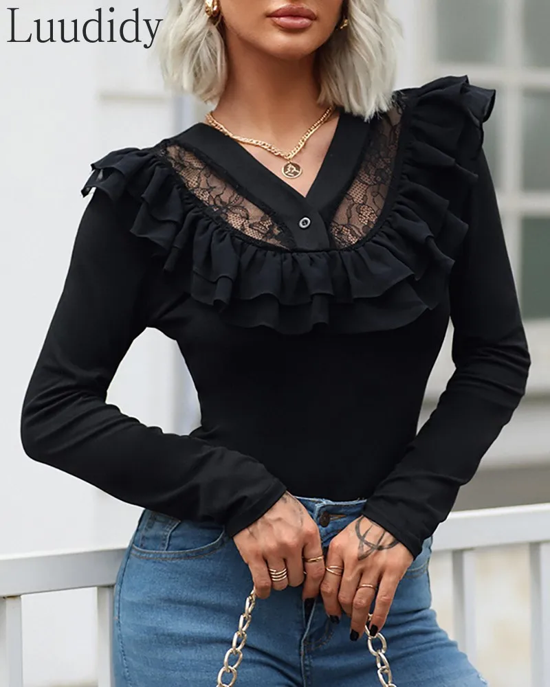 

Contrast Lace Ruffle Hem Skinny Blouse