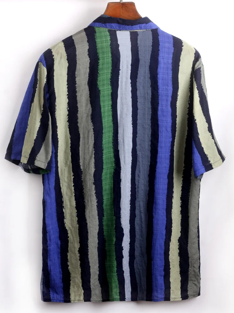 Рубашка мужская в полоску с отложным воротником и коротким рукавом на пуговицах |