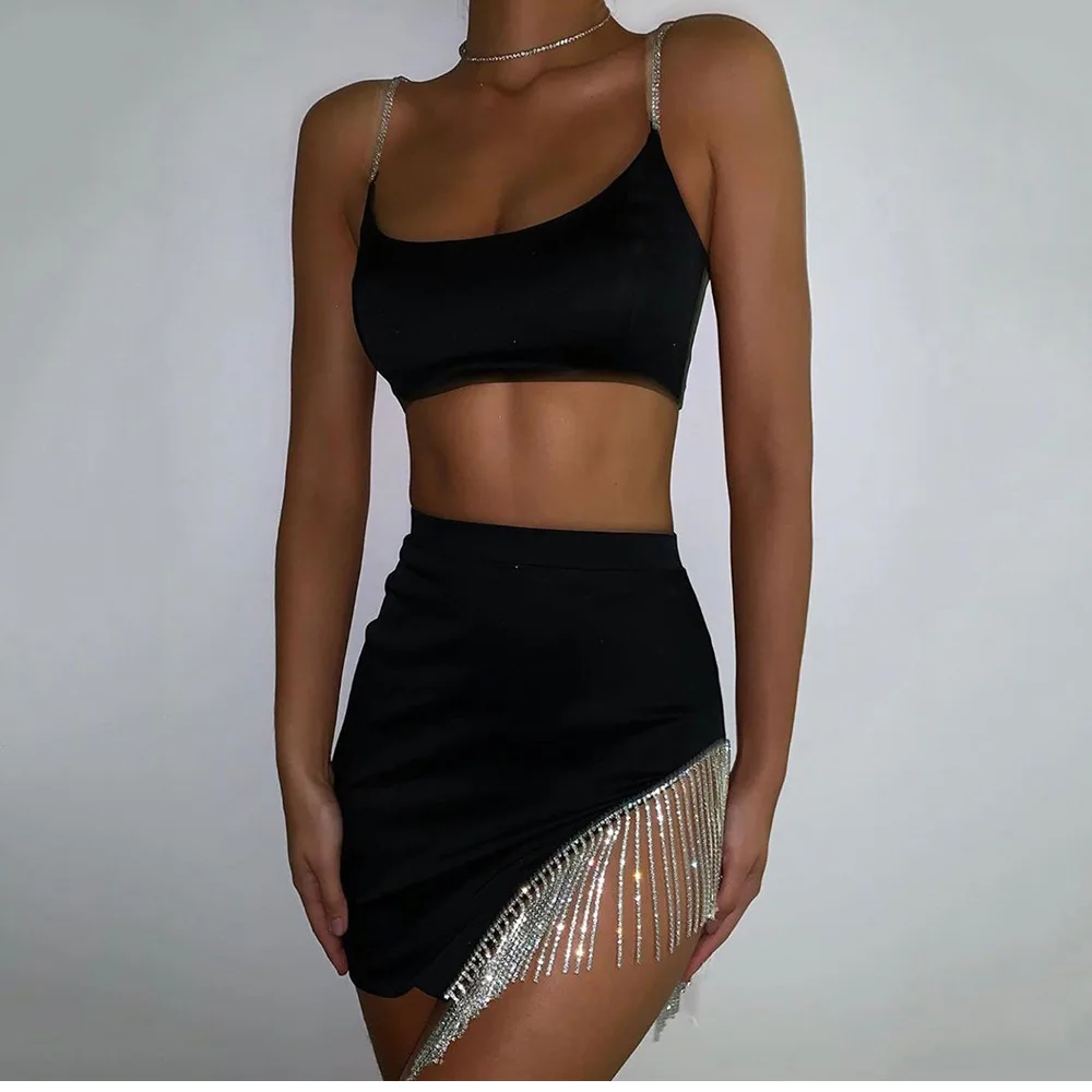 Женское атласное платье на молнии однотонное черное из двух частей с кисточками