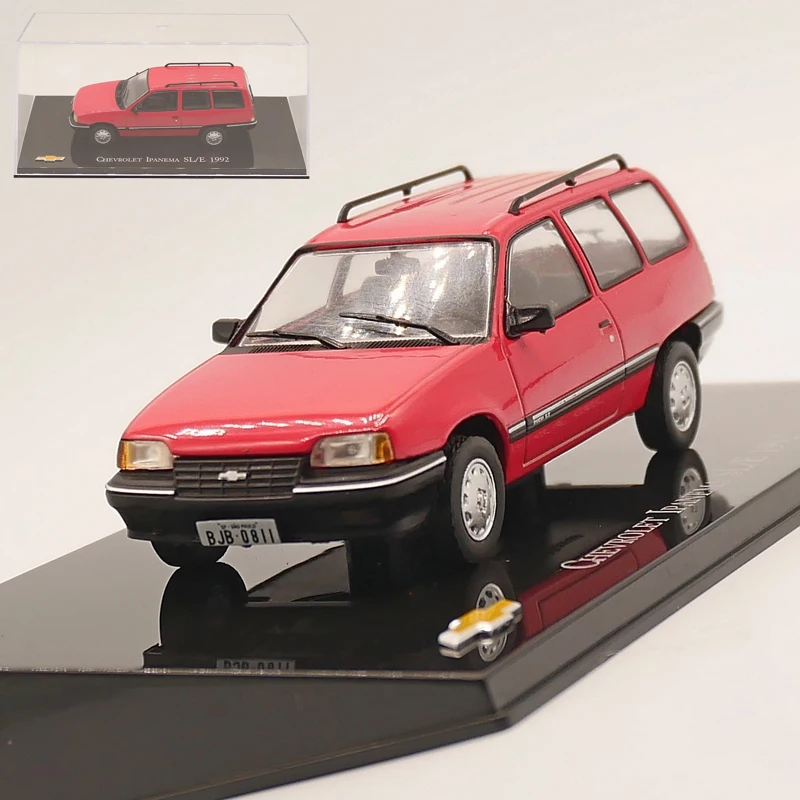 

Модель автомобиля Ixo 1:43 Chevrolet Ipanema SL/E 1992, литая под давлением, металлическая игрушка