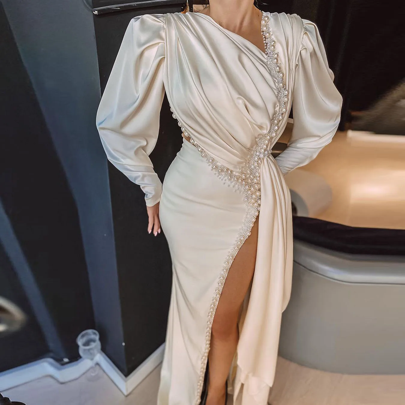 

White Elegant Moroccan Caftan Evening Dress High Split V-Neck Pearls Summer Dress Saudi Arabia Formal Dresses Custom Made