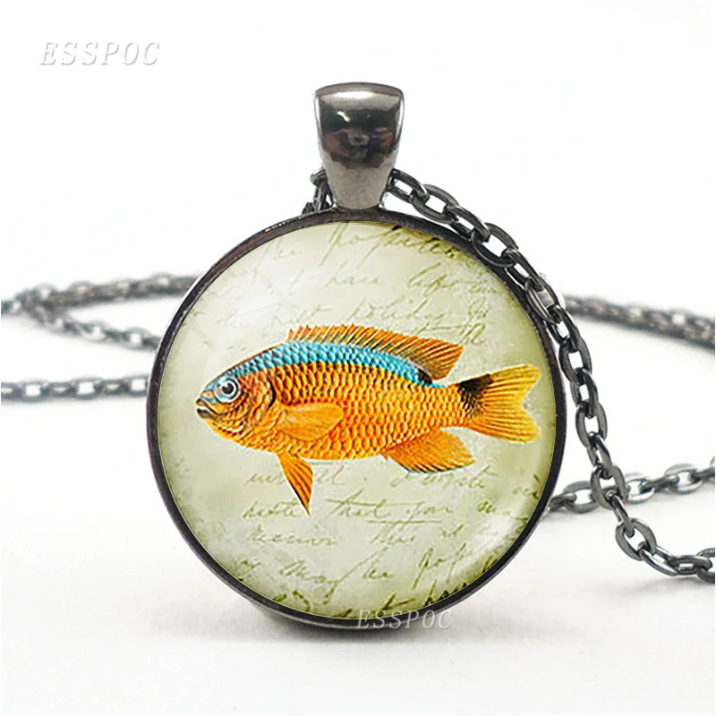 Ожерелье с подвеской из стекла желтой рыбы с морской тематикой для мужчин и женщин в качестве изысканного украшения, подарка для него и ее дочери или сына.