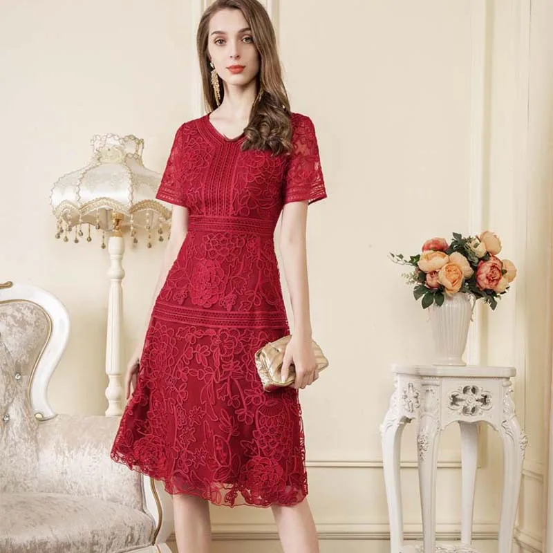 

Light luxury three dimensional embroidery dress 2021 summer new V-neck fashion celebrity style slim A-line medium length skirt