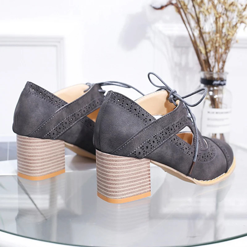 Женские туфли на квадратном каблуке с завязками лодыжках толстом со шнуровкой