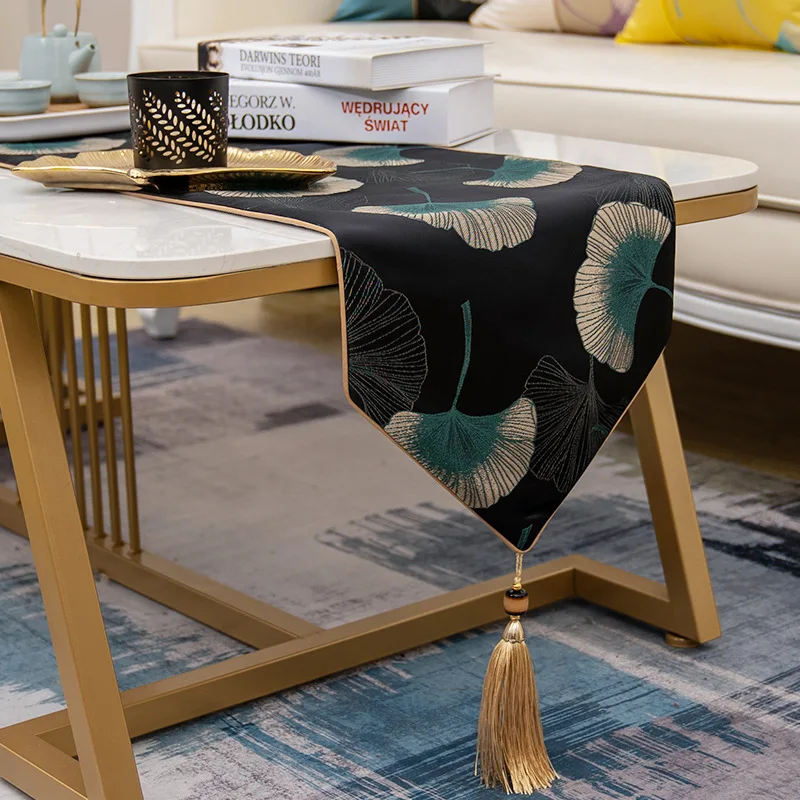 

Luxury Chinese Style Ginkgo Biloba Embroidered Greeb White Yellow Red Table Runners with Tassels for Home Hotel Wedding