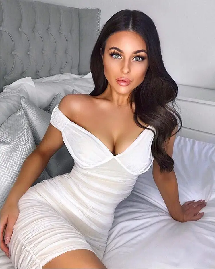 Женское облегающее платье с V образным вырезом черное или белое дизайнерское