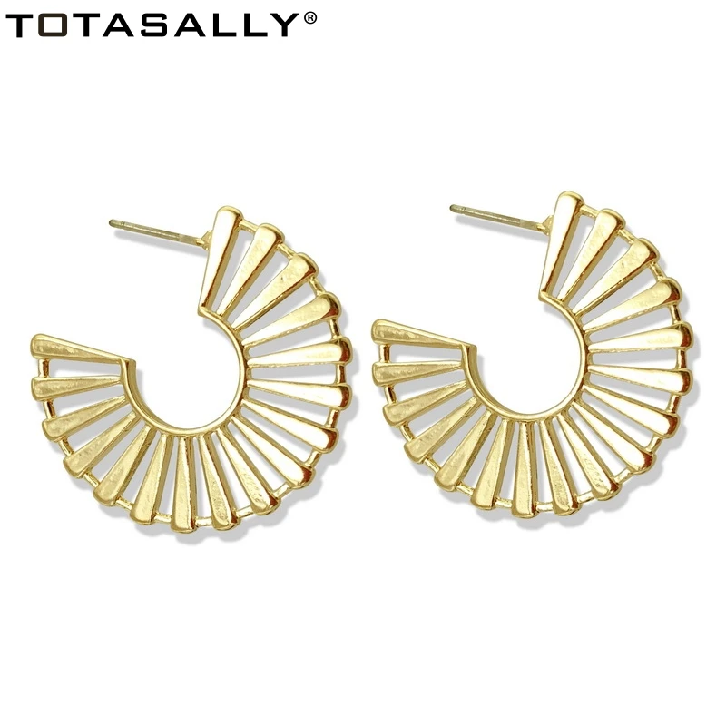 

TOTASALLY Women's Hoop Earrings Trendy Golden Hollow Alloy C Fan Earrings Ladies Geo Ear Hoops Brincos Bijoux dropship