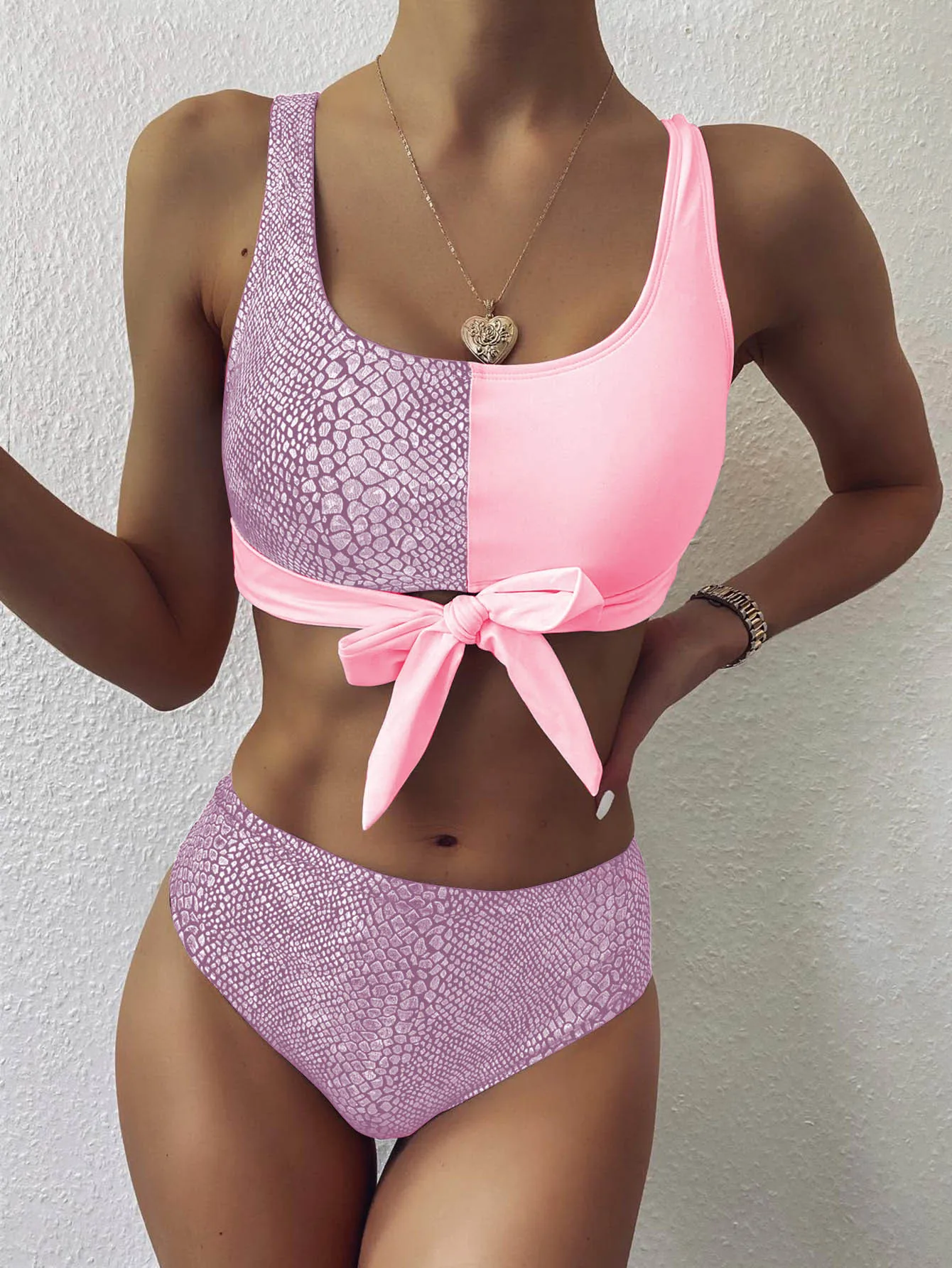 Сексуальное бикини с бантом спереди 2020 женский купальник принтом под змеиную