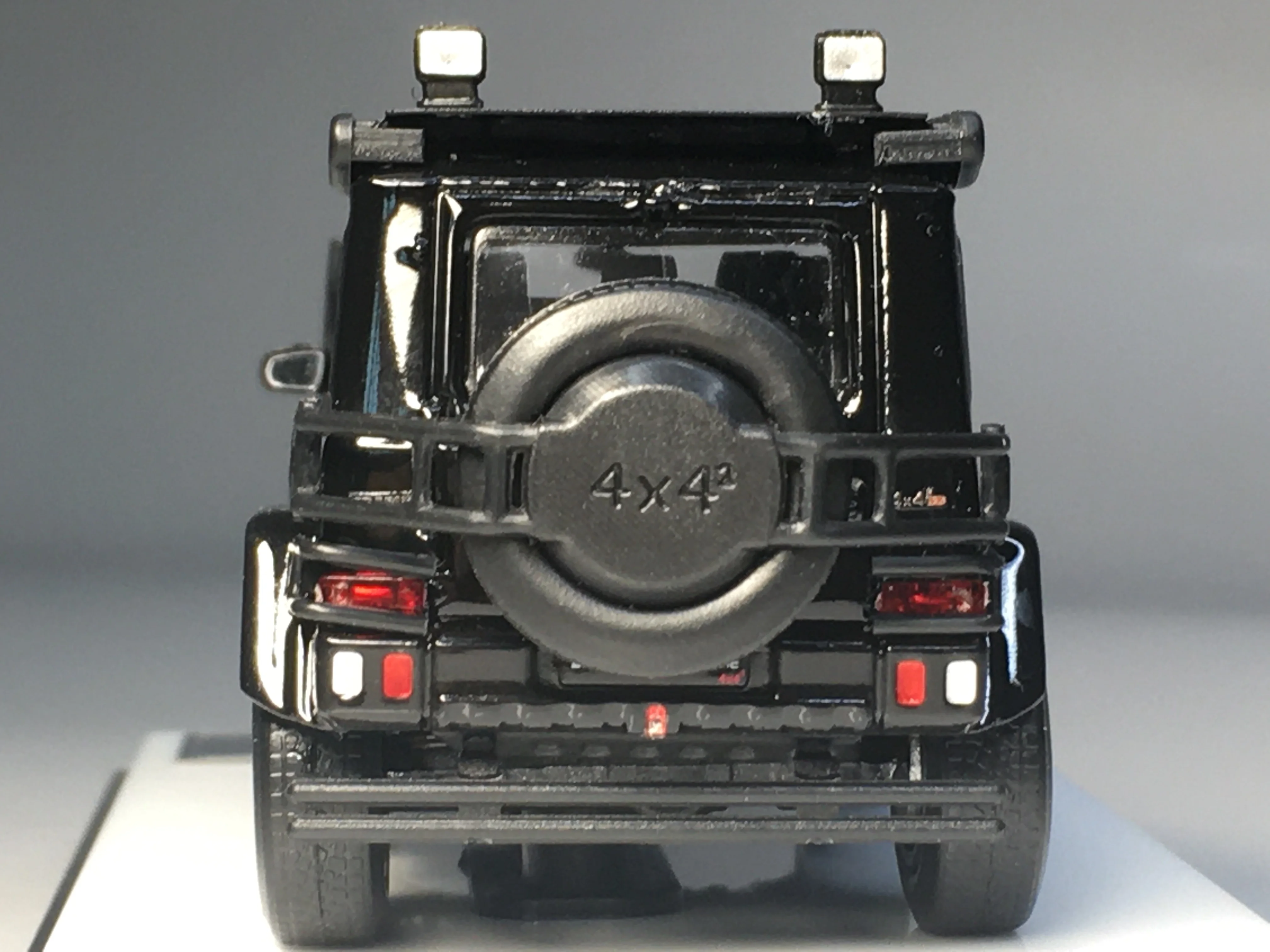 

TM 1/64 BENZ Brabus G550 4*4 Die Cast Model Car