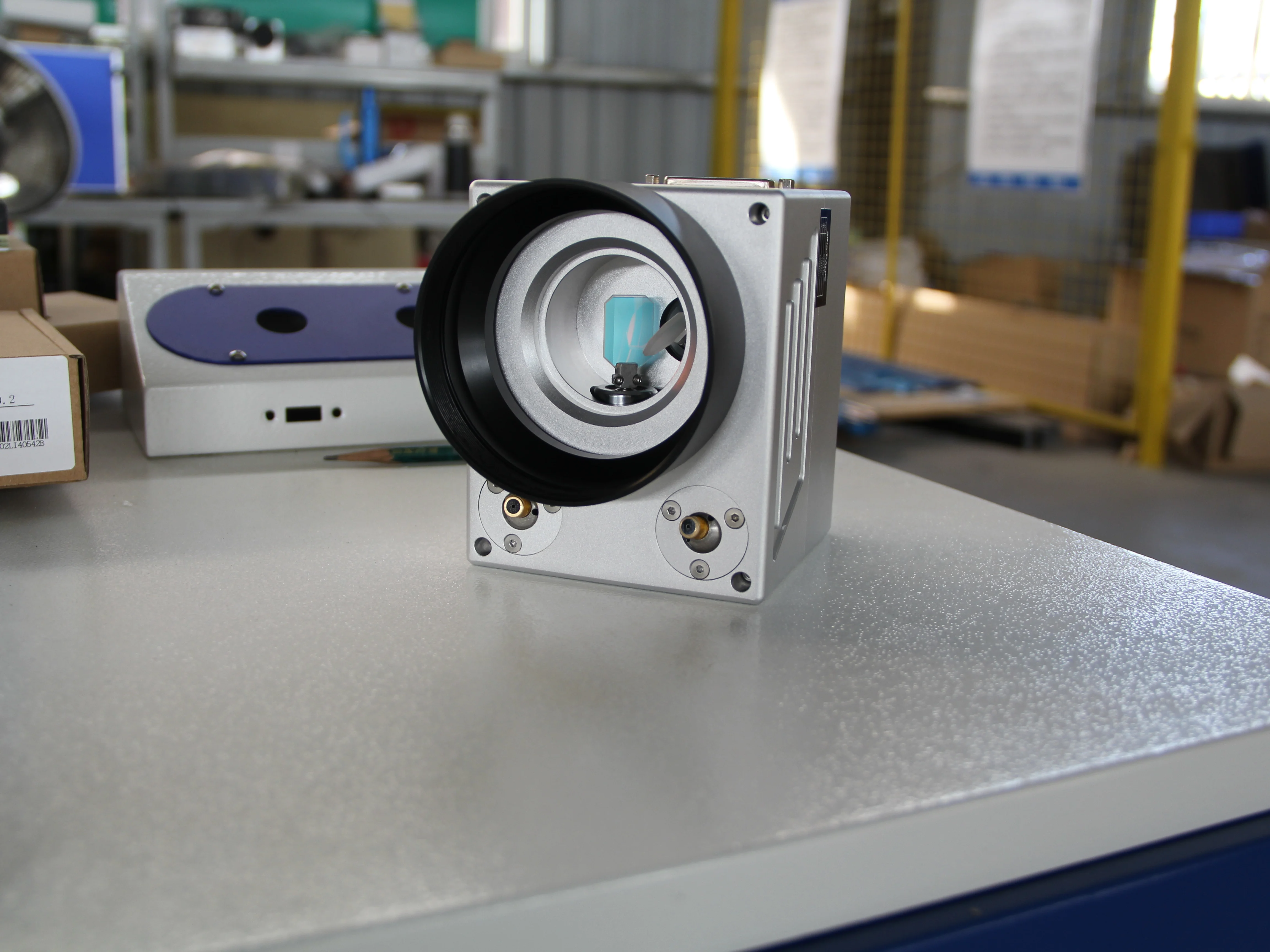 Raycus 20 Вт 30 50 волоконная лазерная маркировочная машина используемая для