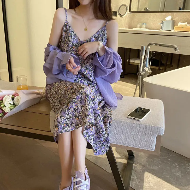 

Suspender dress women's 2021 summer floral skirt sexy slim temperament retro V-neck oil painting purple A-line skirt