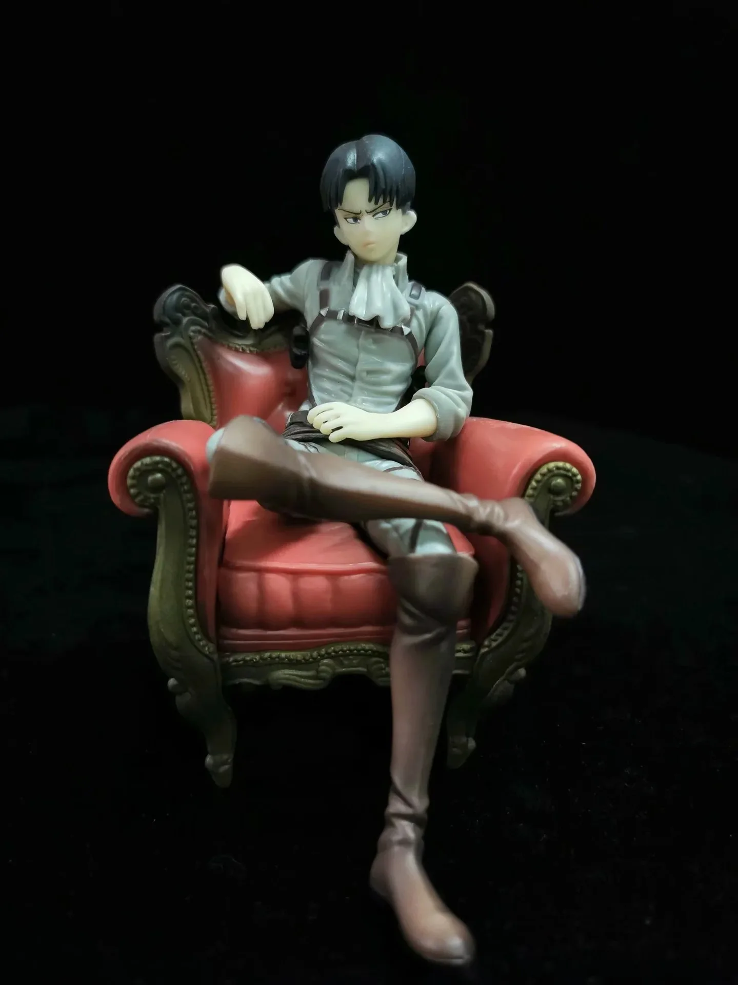 

Anime Attack on Titan Levi Rivaille Rival Ackerman Sofa Solider Levi Sleeping Chair Ver. PVC Action Figure Model Toy Gift