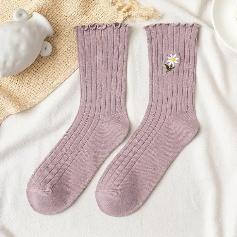 Soft Women Cotton Winter Ankle Socks Fashion Students Candy Colors Summer Cotton Crew Sock Girls Daisy Embroidered Ankle Socks