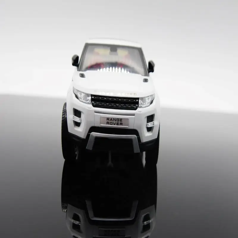 

Модель литая автомобиля 1:18 LAND RANGE ROVER EVOQUE