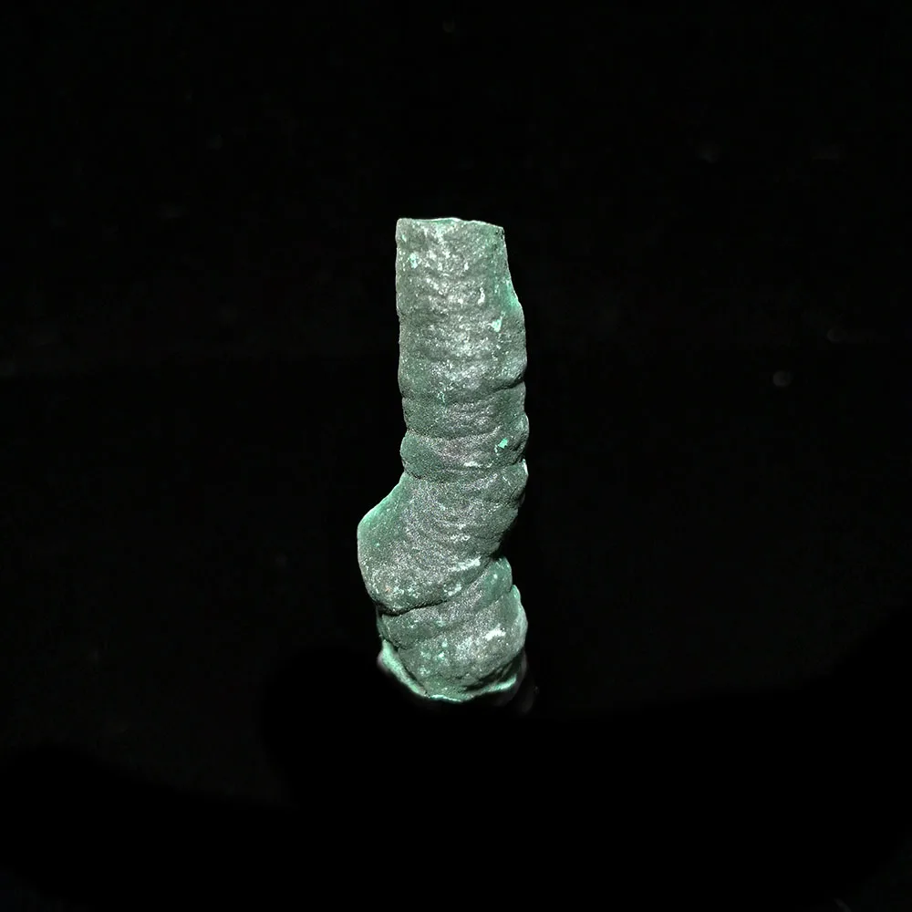 

19g B1-1 Natural Columnar Malachite Mineral Crystal Specimen Home Decoration From Congo