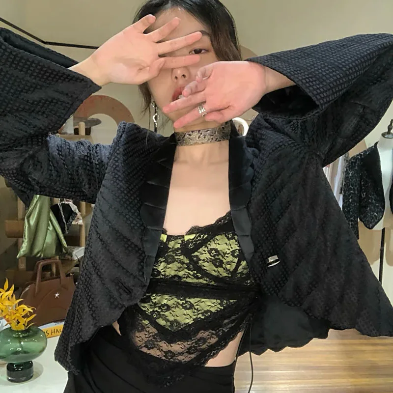 

2021 New Sexy Lace Embroidery V-neck Camisole Top Drawstring Fashion Fake Two Piece Tube Top Vest Slim Short Tops Women y1002