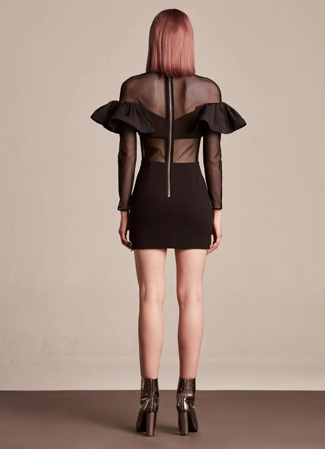 

2019 New Arrival Women black lace round neck long sleeve Vestidos Celebrity evening party bodycon mini bandage dress