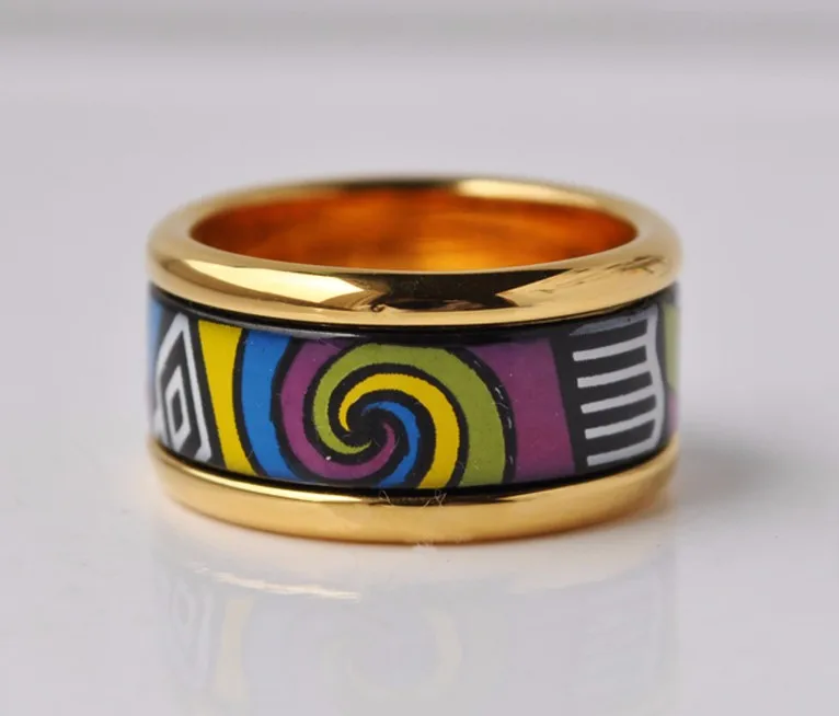 Cloisonne enamel jewelry ring ring decorated with a thick gold ring geometry