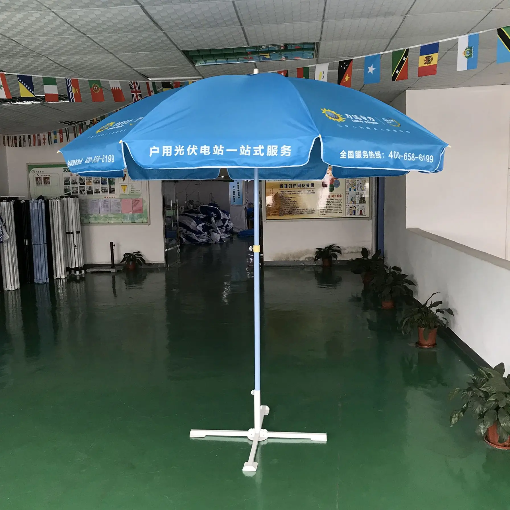 Фото Рекламный наружный солнцезащитный зонтик с индивидуальным принтом Женский