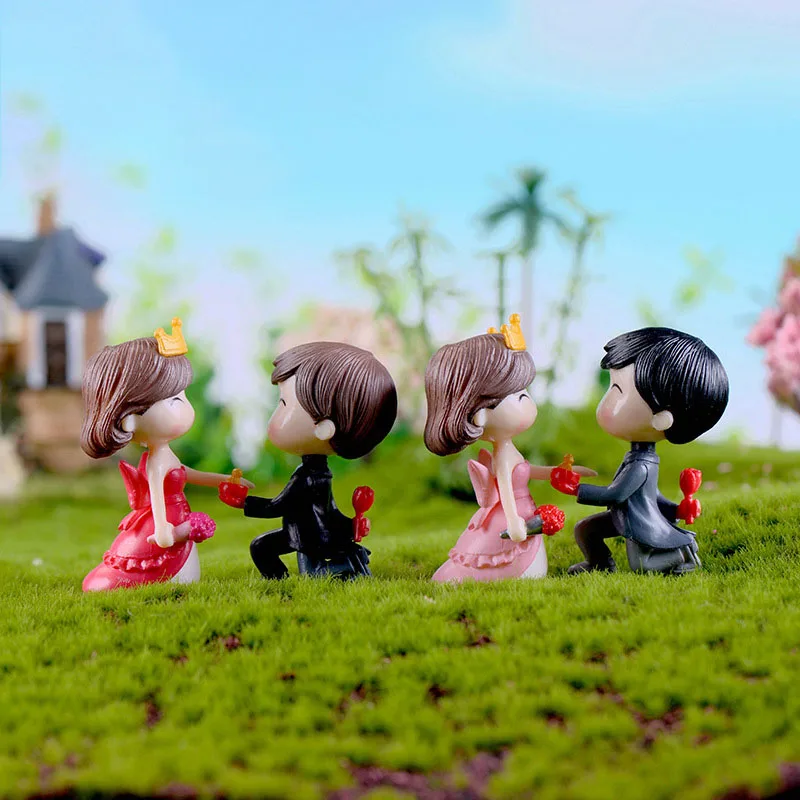 

Couple Bride and Groom Proposal Decor PVC Fairy Garden Miniatures DIY Ornament Decoration Crafts Figurines Micro Landscape Craft